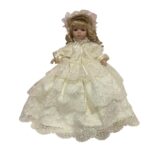 Art 1003 Bambola in porcellana