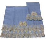 Art 1197 Coppia asciugamani celesti con pizzo oro