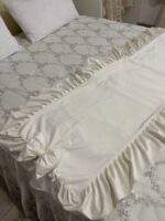 Art 1463 Centro letto panna - immagine 4