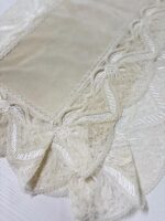 Art 1483 Runner avorio con pizzo bianco - immagine 3